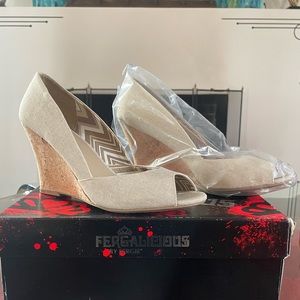 NIB FERGALICIOUS BY FERGIE, wedge peep toe heels, beige textile, size 9.5!